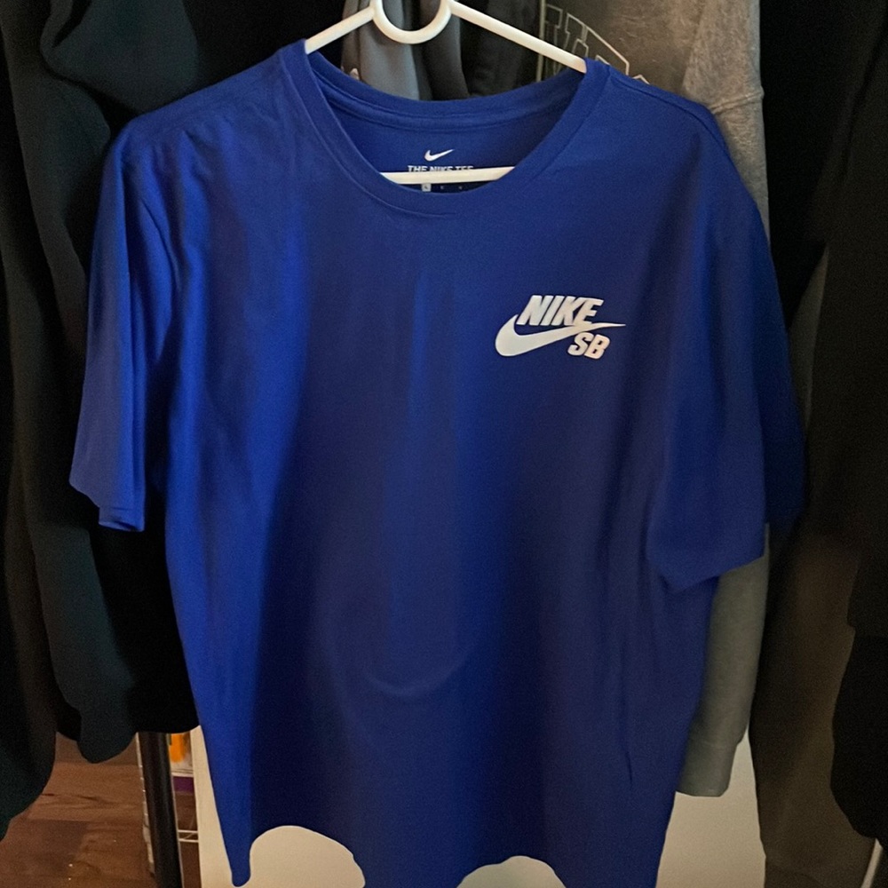 Nike(SB tee)